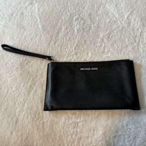 Michael Kors Jet Set Travel Pebbled Leather Large Top Zip Wristlet